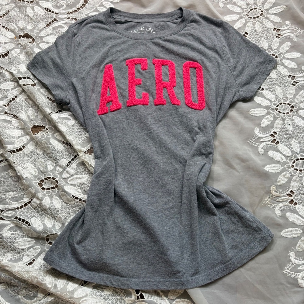 Y2K Aeropostale Classic Crew T-Shirt XL Gray Pink Chenille Logo Short Sleeve Tee
